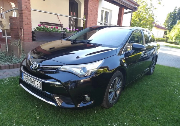 Toyota Avensis cena 59500 przebieg: 156000, rok produkcji 2017 z Gorlice małe 67